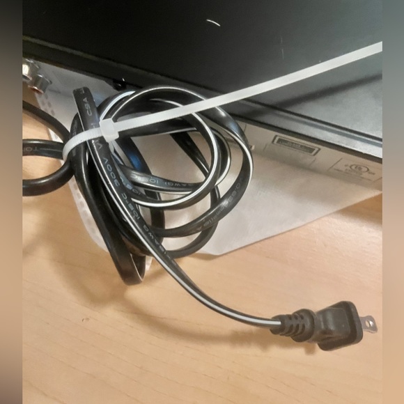 TOSHIBA DVD player - Picture 6 of 6